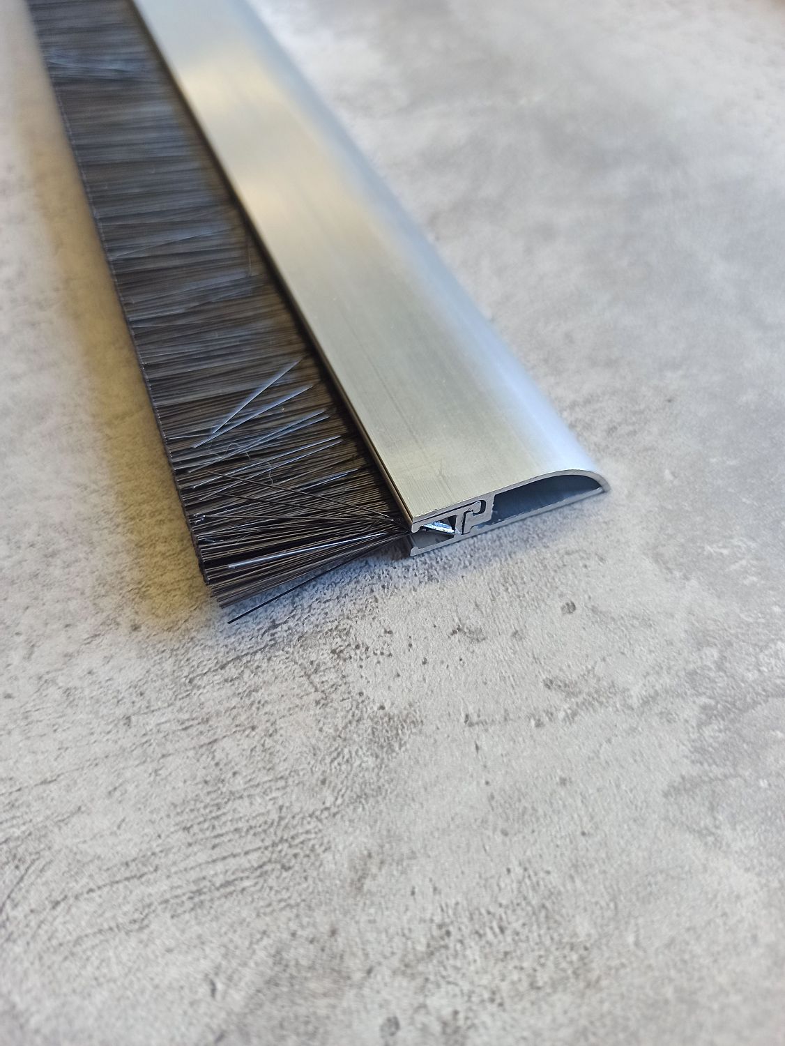 Полосовая щетка HC5